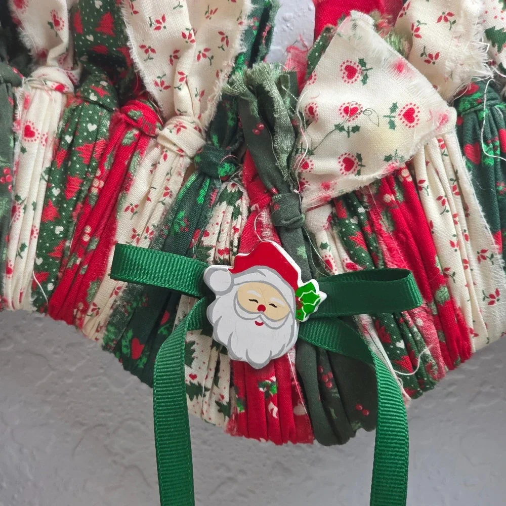 Handmade Heart Wreath‎ Christmas Fabric Tie Red Green Cream Santa Bow Farmhouse
